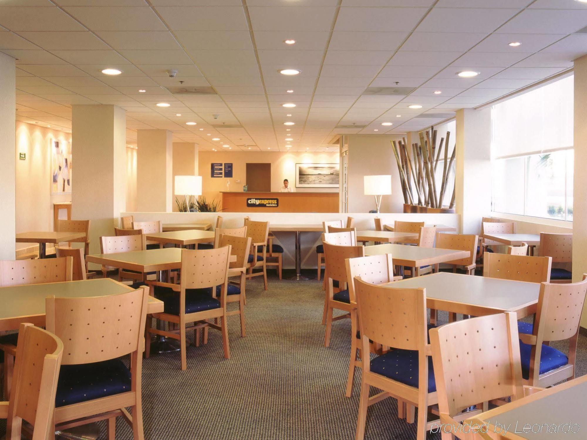 City Express By Marriott Nuevo Laredo Restaurace fotografie